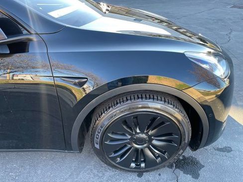 Used 2021 Tesla Model Y Long Range image 29