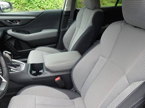 Used 2024 Subaru Outback Premium AWD/4WD image 14