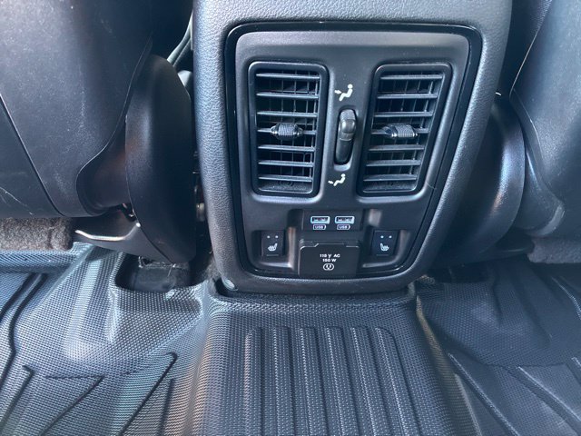 Used 2022 Dodge Durango R/T w/ Tow 'N Go Package AWD/4WD image 18