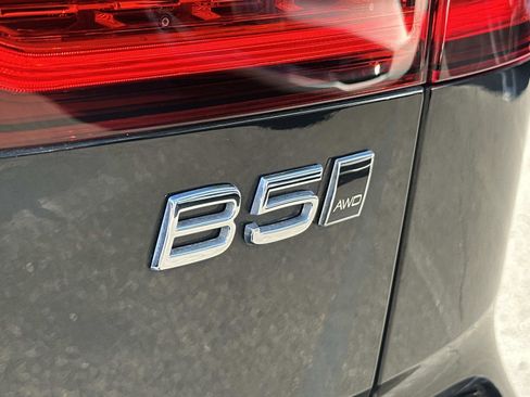 Certified 2023 Volvo V60 B5 Cross Country Plus w/ Climate Package image 28