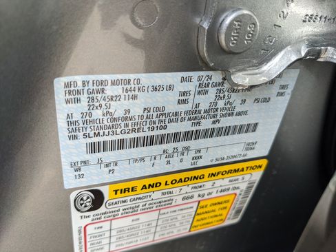 Used 2024 Lincoln Navigator L Reserve image 36