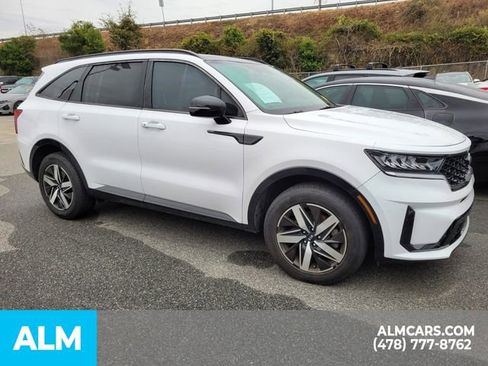 Used 2021 Kia Sorento EX w/ Panoramic Sunroof Package image 9