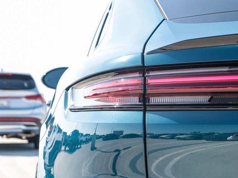 Used 2025 Porsche Cayenne image 12