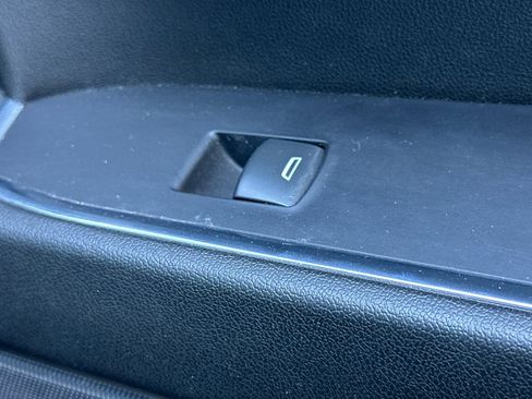 Used 2024 GMC Sierra 1500 Elevation image 21