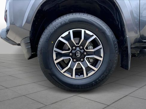 Used 2023 Toyota Tacoma TRD Sport w/ Advanced Technology Package image 11