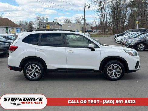 Used 2020 Subaru Forester Premium AWD/4WD image 6