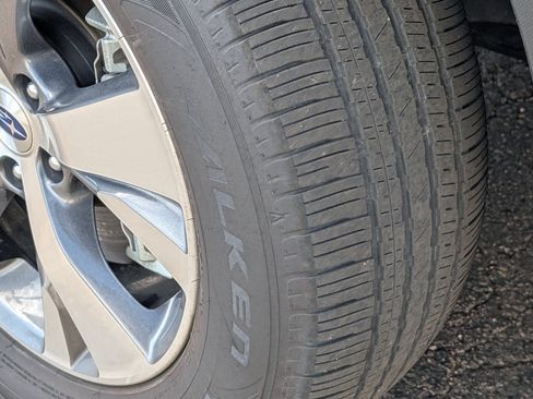 Used 2025 Subaru Ascent Premium AWD/4WD image 9
