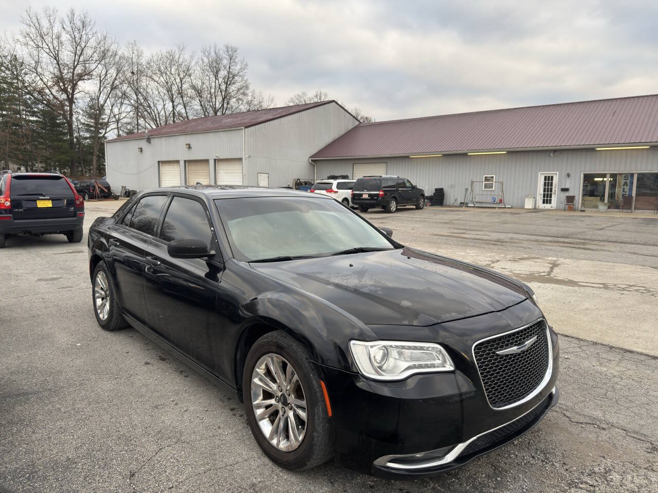 Used 2016 Chrysler 300 C RWD image 5