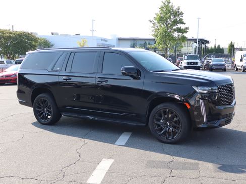 Used 2024 Cadillac Escalade ESV Premium Luxury AWD/4WD image 14