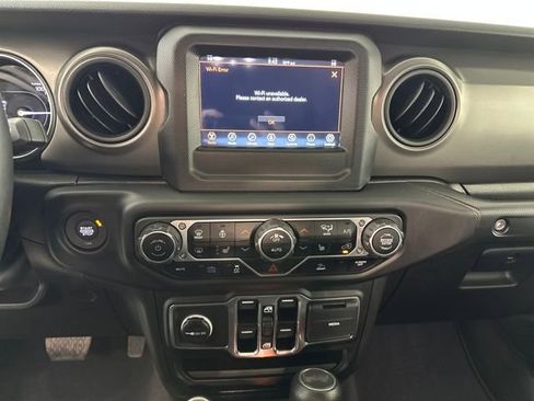 Used 2023 Jeep Wrangler Unlimited w/ Cold Weather Group image 21