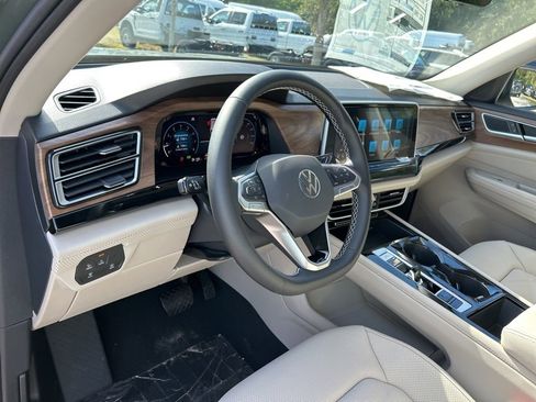 New 2026 Volkswagen Atlas SE image 23