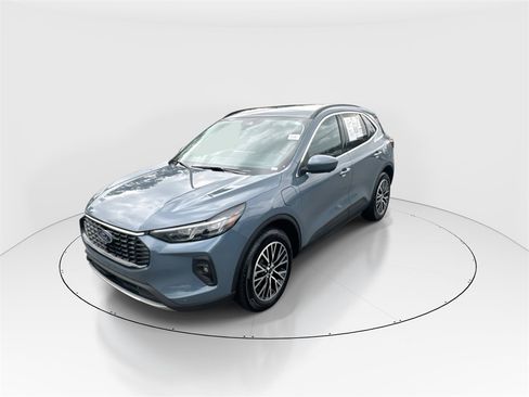 Used 2024 Ford Escape SE w/ PHEV Premium Package image 4