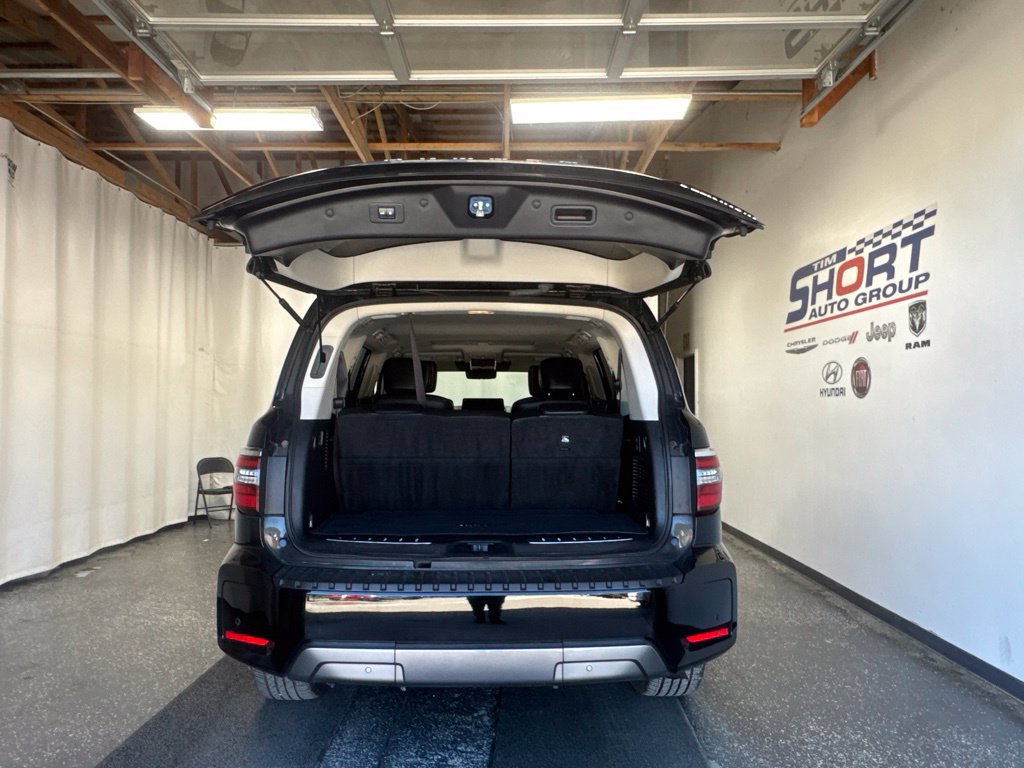Used 2023 Nissan Armada Platinum w/ Captain's Chairs Package AWD/4WD image 12