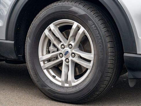 Used 2022 Ford Explorer XLT image 8