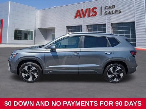 Used 2025 Volkswagen Taos SE AWD/4WD image 10