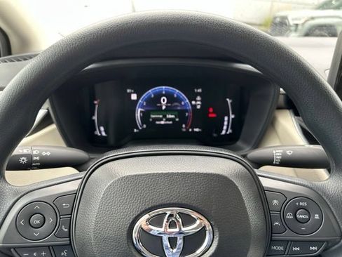 Used 2026 Toyota Corolla LE FWD image 7
