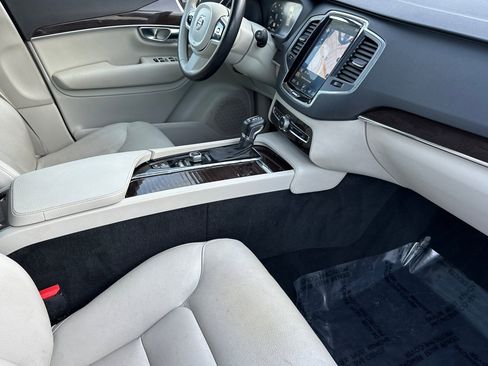 Used 2019 Volvo XC90 T6 Momentum w/ Protection Package Premier image 19