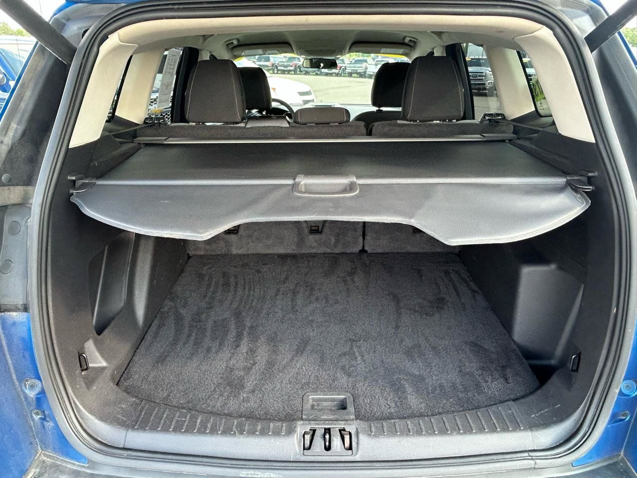 Used 2017 Ford Escape SE w/ Equipment Group 201A FWD image 17