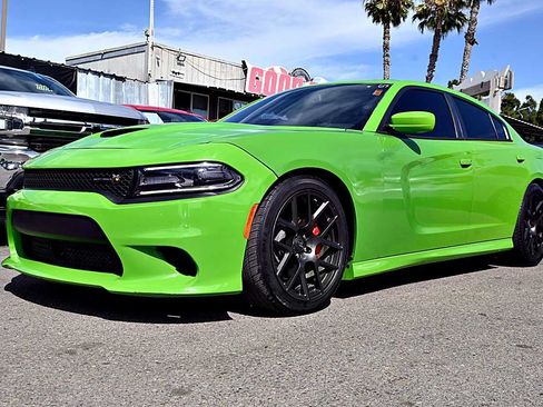Used 2017 Dodge Charger R/T Scat Pack w/ Technology Group RWD image 1