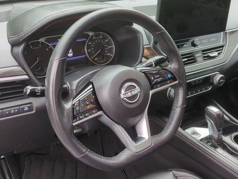 Used 2023 Nissan Altima 2.5 SL FWD image 31