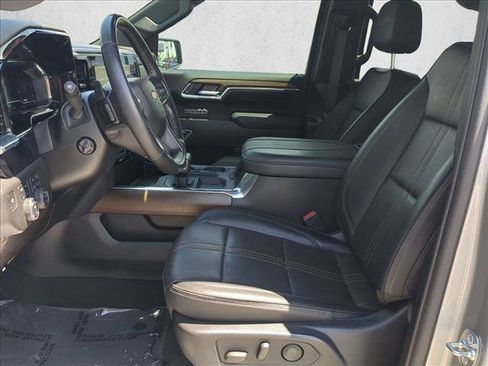 Used 2025 Chevrolet Silverado 1500 High Country AWD/4WD image 16