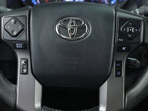 Used 2020 Toyota Tacoma TRD Off-Road image 13