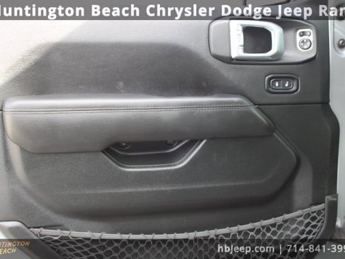 Used 2021 Jeep Wrangler Unlimited Sahara image 10