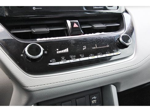 Used 2022 Toyota Corolla Cross L FWD image 28