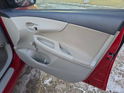 Used 2011 Toyota Corolla image 18