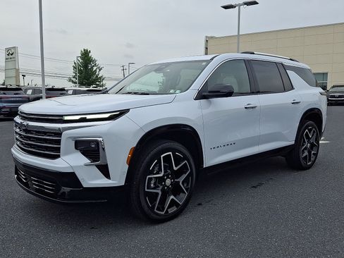 Used 2026 Chevrolet Traverse High Country AWD/4WD image 3
