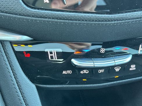 Used 2025 Cadillac XT5 Premium Luxury image 29