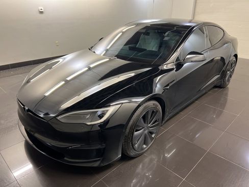Used 2022 Tesla Model S Plaid image 3