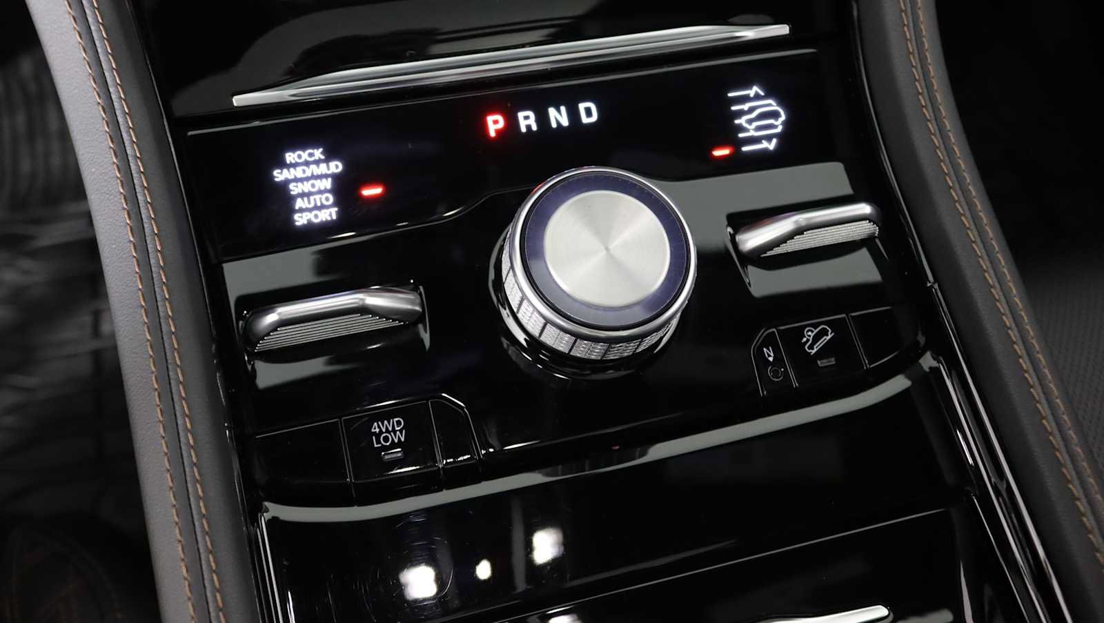 Used 2023 Jeep Grand Cherokee Summit AWD/4WD image 29