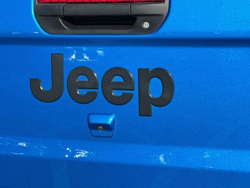 Certified 2023 Jeep Gladiator Sport image 25