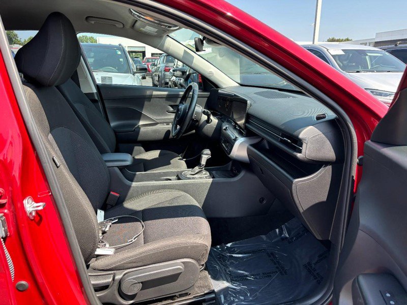 Used 2025 Hyundai Kona SEL AWD/4WD image 12