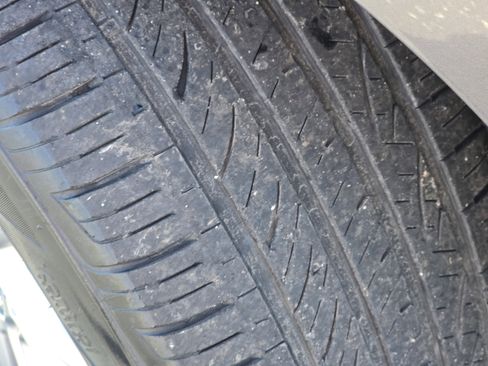 Used 2024 Ford Edge Titanium image 4