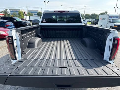 New 2026 GMC Sierra 2500 AT4X w/ LPO, Black Badging Package AWD/4WD image 9