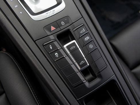 Certified 2024 Porsche 718 Boxster image 35