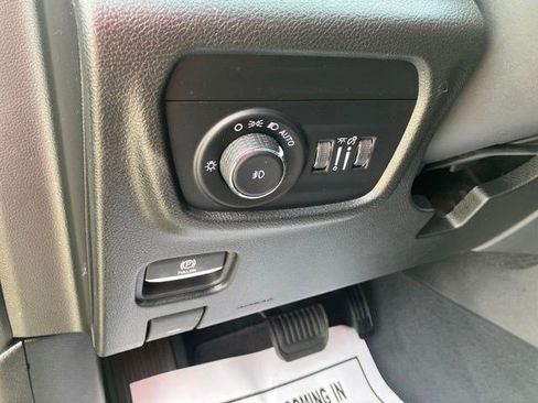 Certified 2023 Jeep Grand Cherokee Limited AWD/4WD image 15