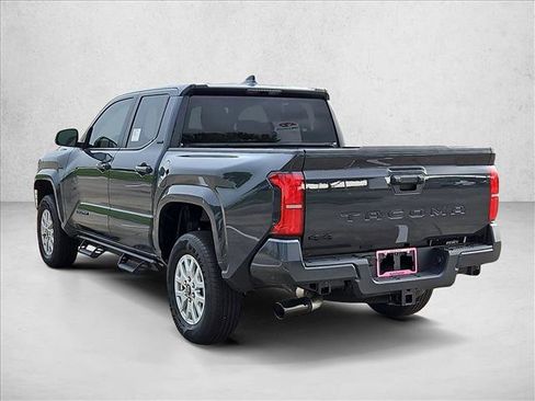 Used 2025 Toyota Tacoma SR5 AWD/4WD image 7