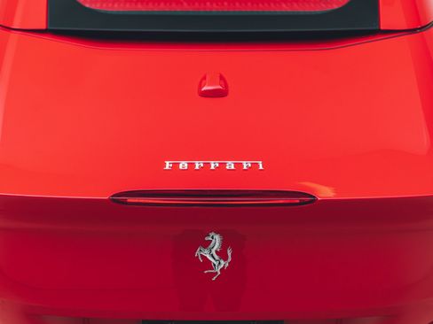 Used 2019 Ferrari Portofino RWD image 25