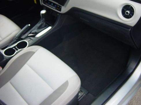 Used 2019 Toyota Corolla LE image 13