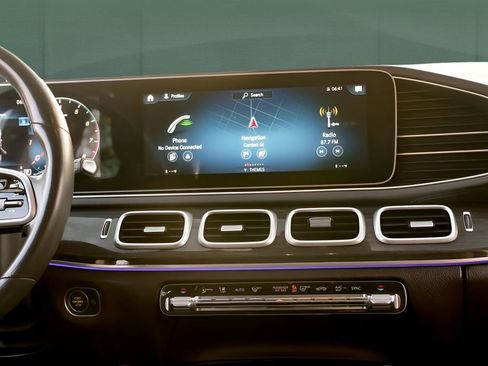 Used 2020 Mercedes-Benz GLS 450 4MATIC image 27