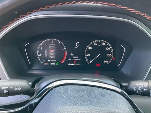 Used 2025 Honda Pilot Sport image 10