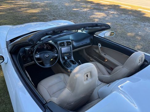 Used 2007 Chevrolet Corvette Convertible w/ Preferred Equipment Group image 20