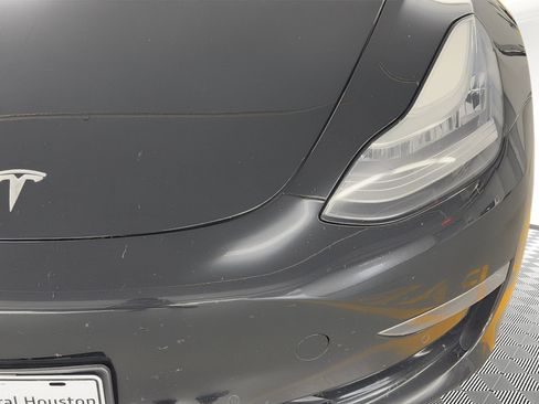 Used 2018 Tesla Model 3 Long Range RWD image 11