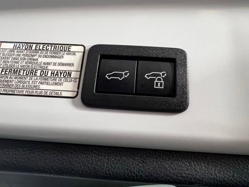 Used 2024 Toyota Corolla Cross XSE image 30