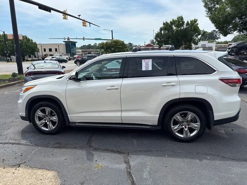 Used 2015 Toyota Highlander Limited FWD image 5