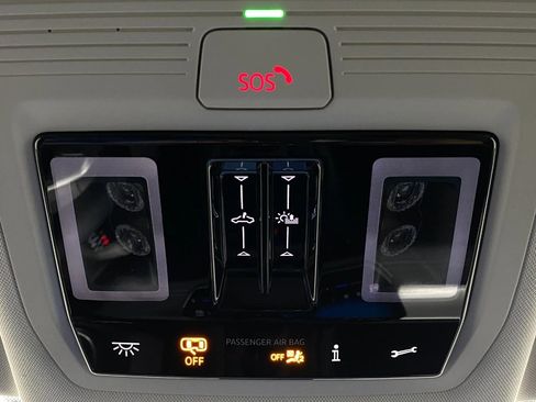 New 2025 Volkswagen Tiguan SE image 25