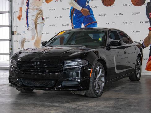 Used 2018 Dodge Charger SXT w/ Blacktop Package image 20
